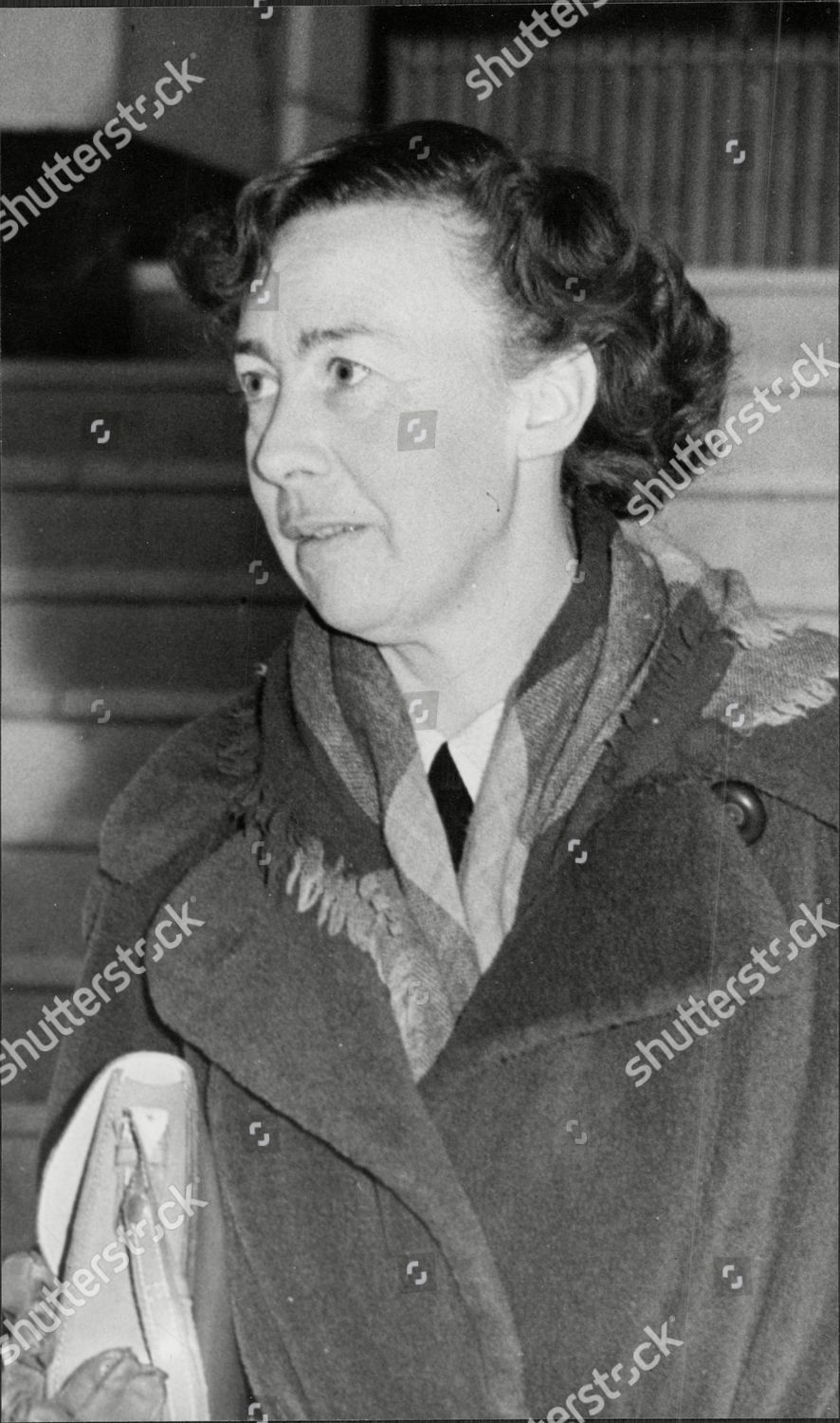 miss-eileen-tranmer-the-british-womens-chess-champion-shutterstock-editorial-3880957a.jpg